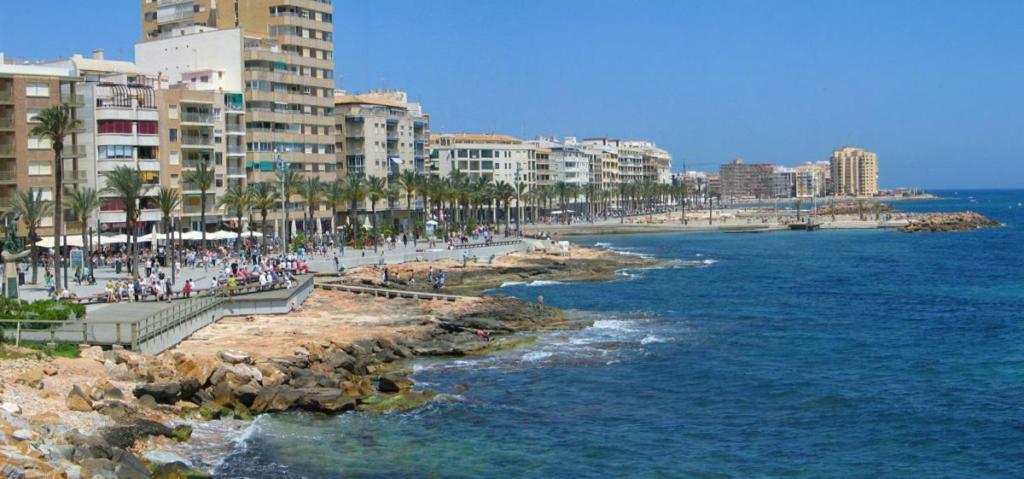 Apartments Atico On Calle Caballero De Rodas Torrevieja Buitenkant foto